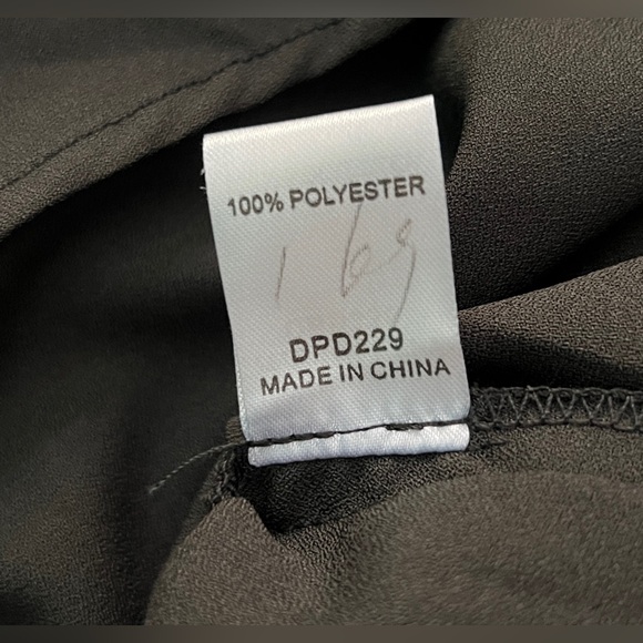 De Philo Black Pleated V Neck Handkerchief Hem Dress - Picture 8 of 9